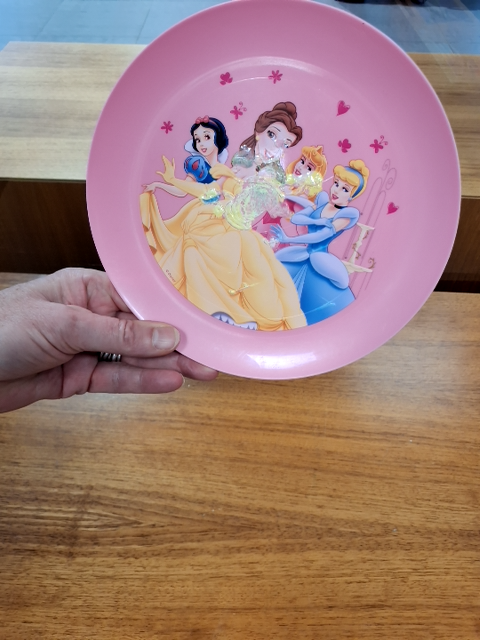 Plastik tallerken